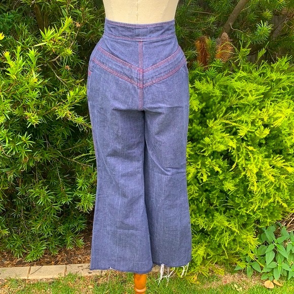 VINTAGE | Dalkeith flared jeans - Picture 6 of 8